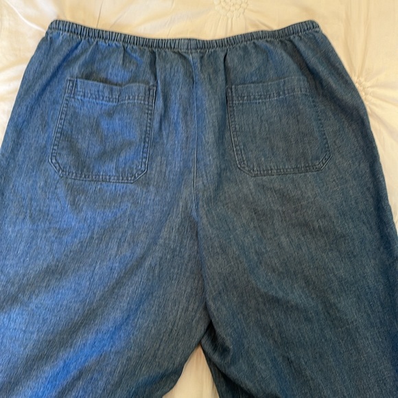 LL BEAN CLASSIC FIT PANT. Wms SIZE LARGE PETITE. Elastic, drawstring, pockets. - Picture 8 of 11